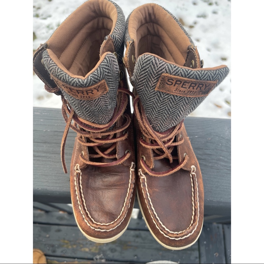 Womens sperry boots size 6 brown